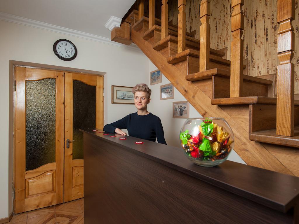 Like Hostel Černivci Esterno foto