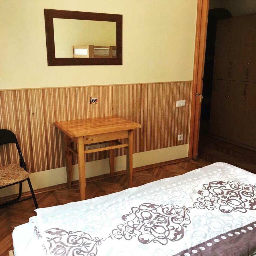 Like Hostel Černivci Esterno foto